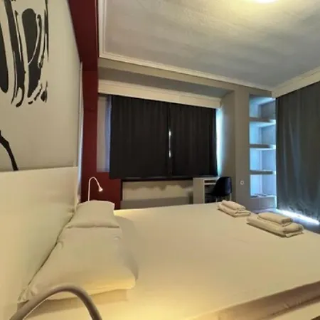 Stay Hybrid Youth Hostel-2