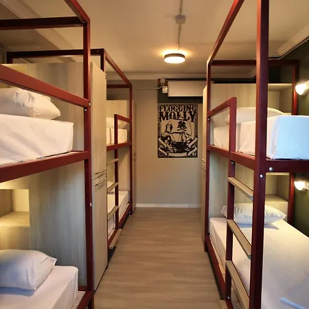 Stay Hybrid Youth Hostel-3