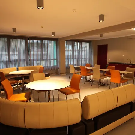 Stay Hybrid Youth Hostel-2